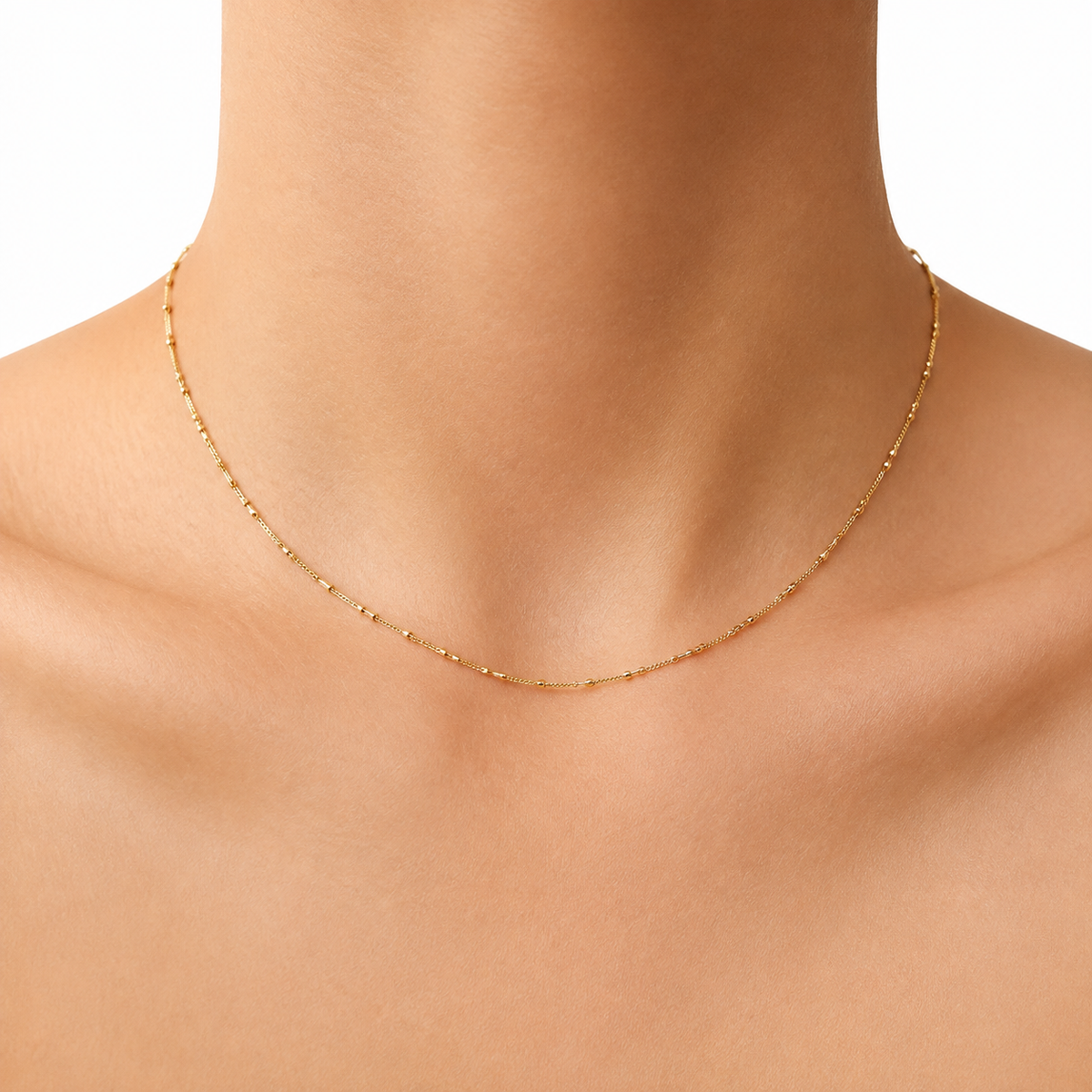 Fine Textured Chain Necklace model image