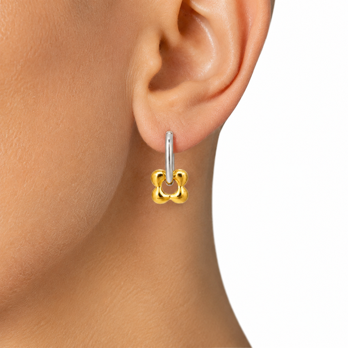 Two-Tone Clover Link Earrings model image