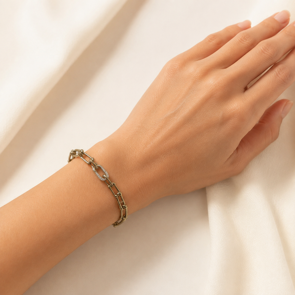 Crystal Link Bracelet model image